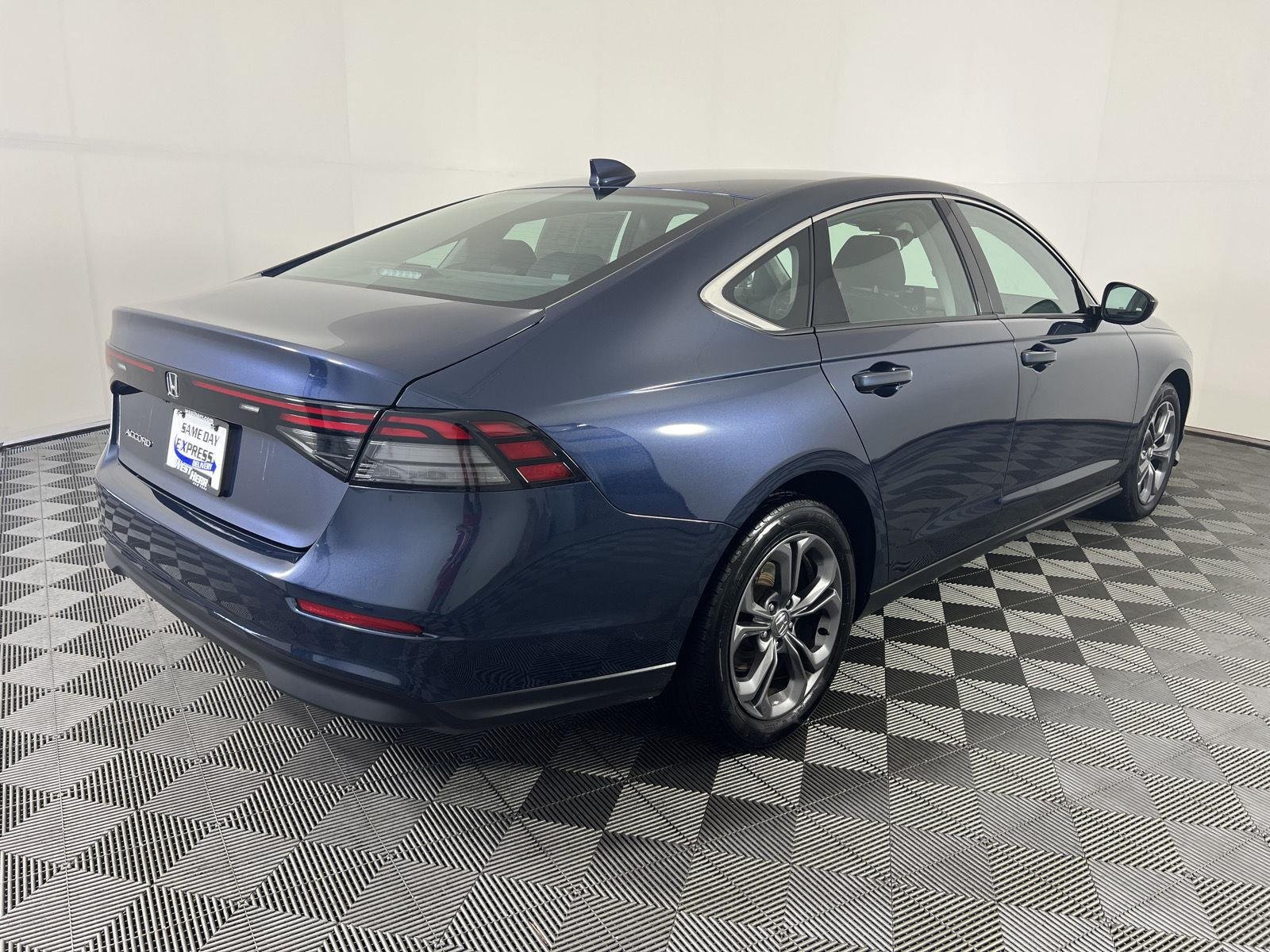 Used 2023 Canyon River Blue Metallic Honda EX image 3