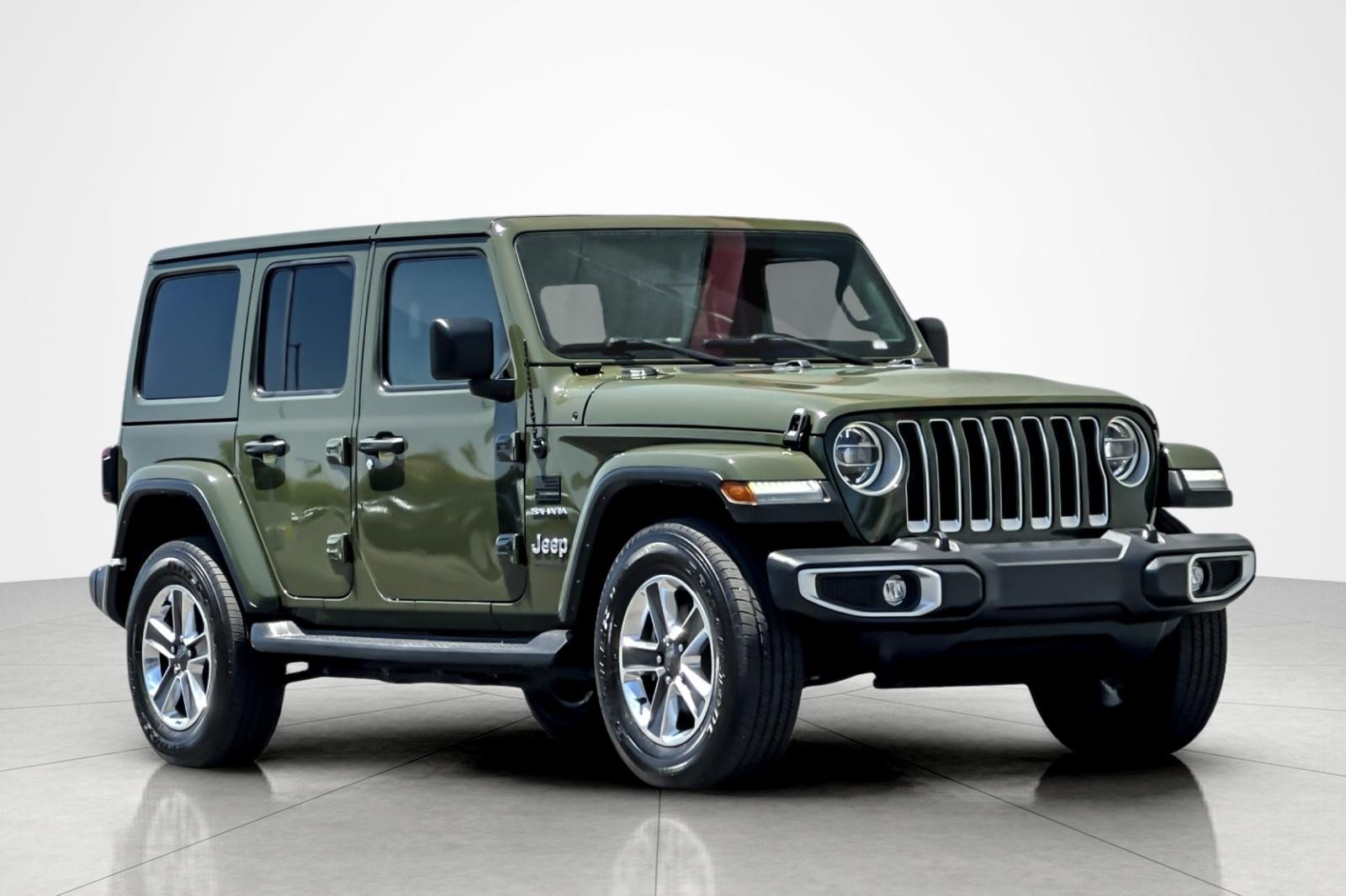 Used 2022 GREEN CLEAR-COAT Jeep Unlimited Sahara image 7
