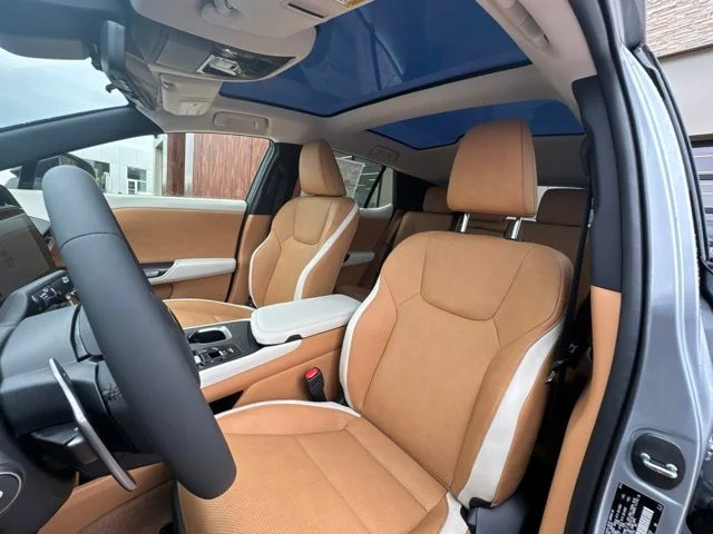 New 2026 Iridium Lexus 450e Premium image 16