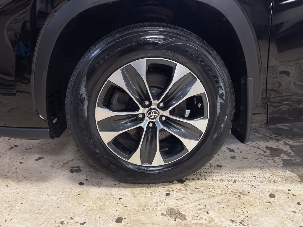 Used 2021 Brown Toyota XLE image 10