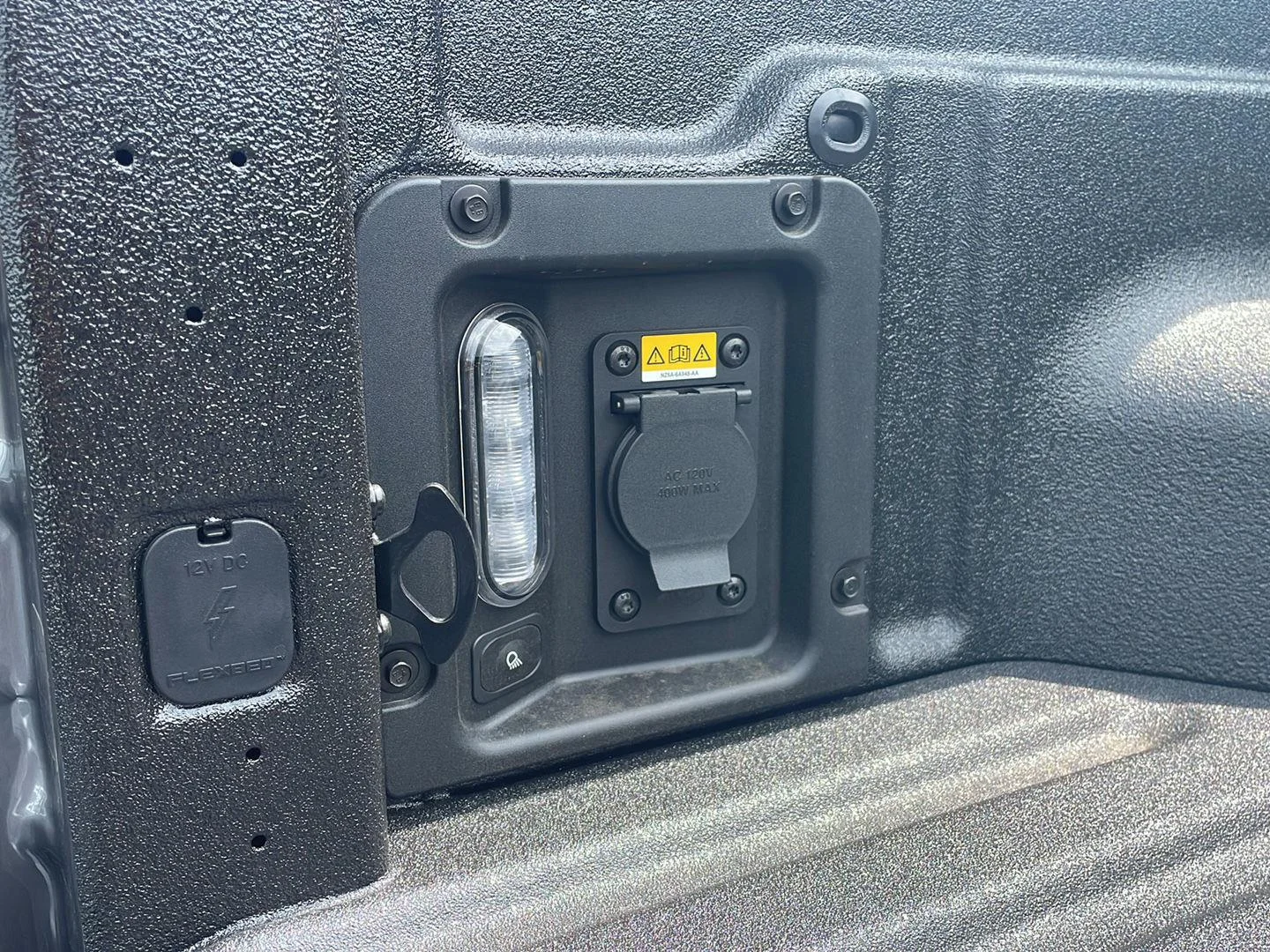 New 2026 Carbonized Gray Metallic Ford XLT image 27