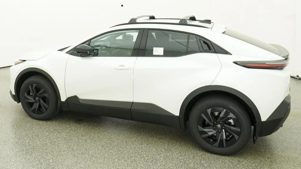 New 2026 Wind Chill Pearl Toyota SE image 3