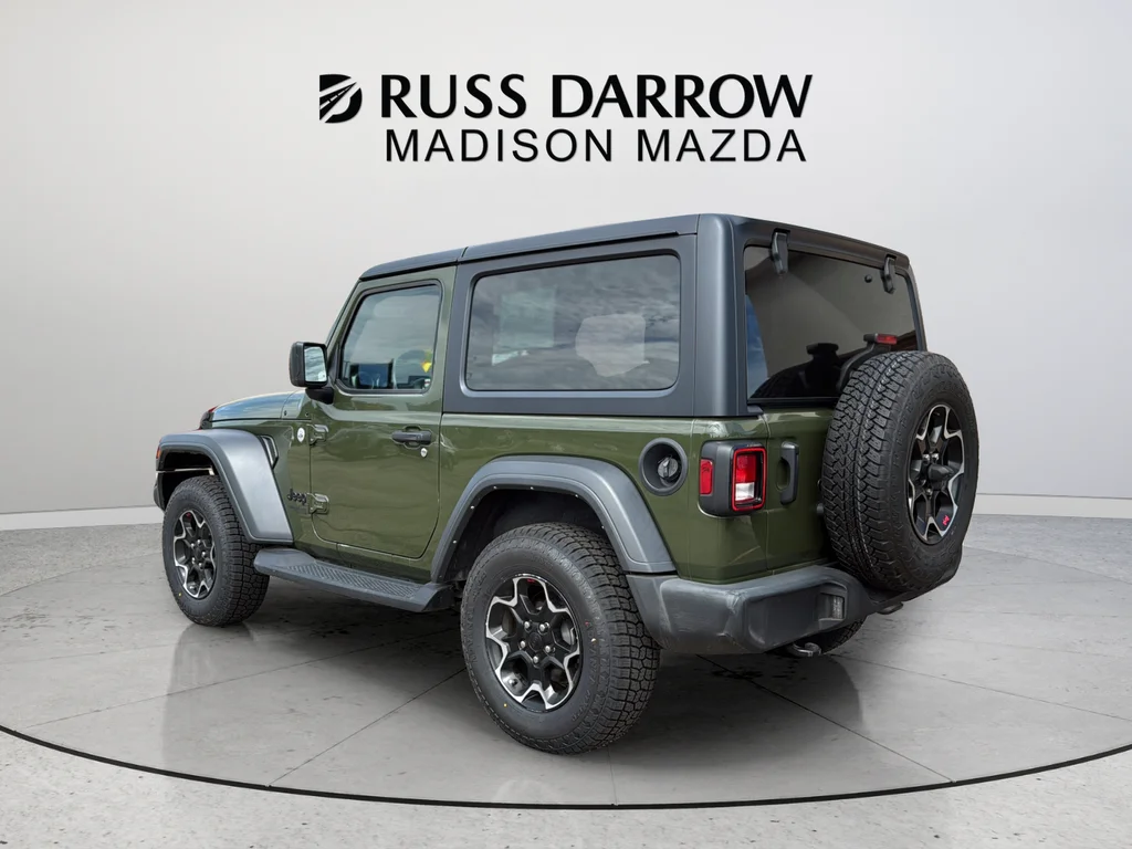 Used 2021 Green Jeep Sport S image 3