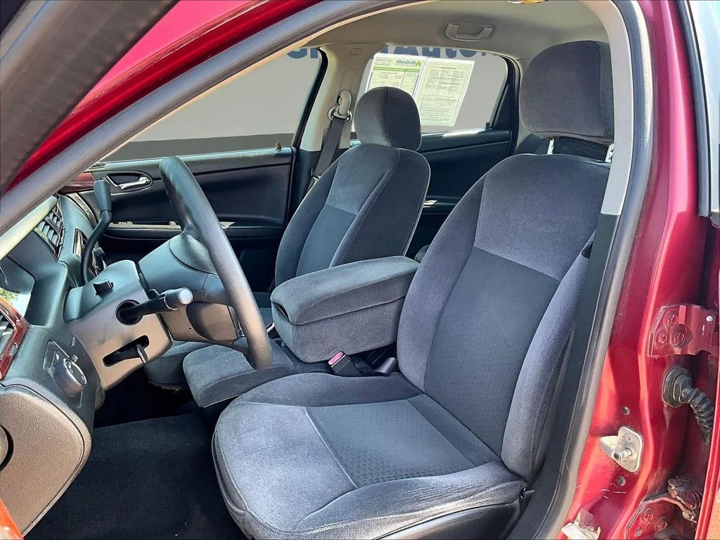 Used 2006 Red Chevrolet LT image 20