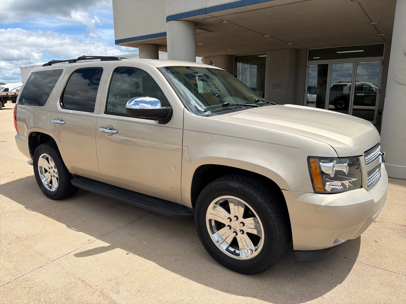 Used 2008 Chevrolet Tahoe LS with VIN 1GNFK13028J210182 for sale in Eureka, IL