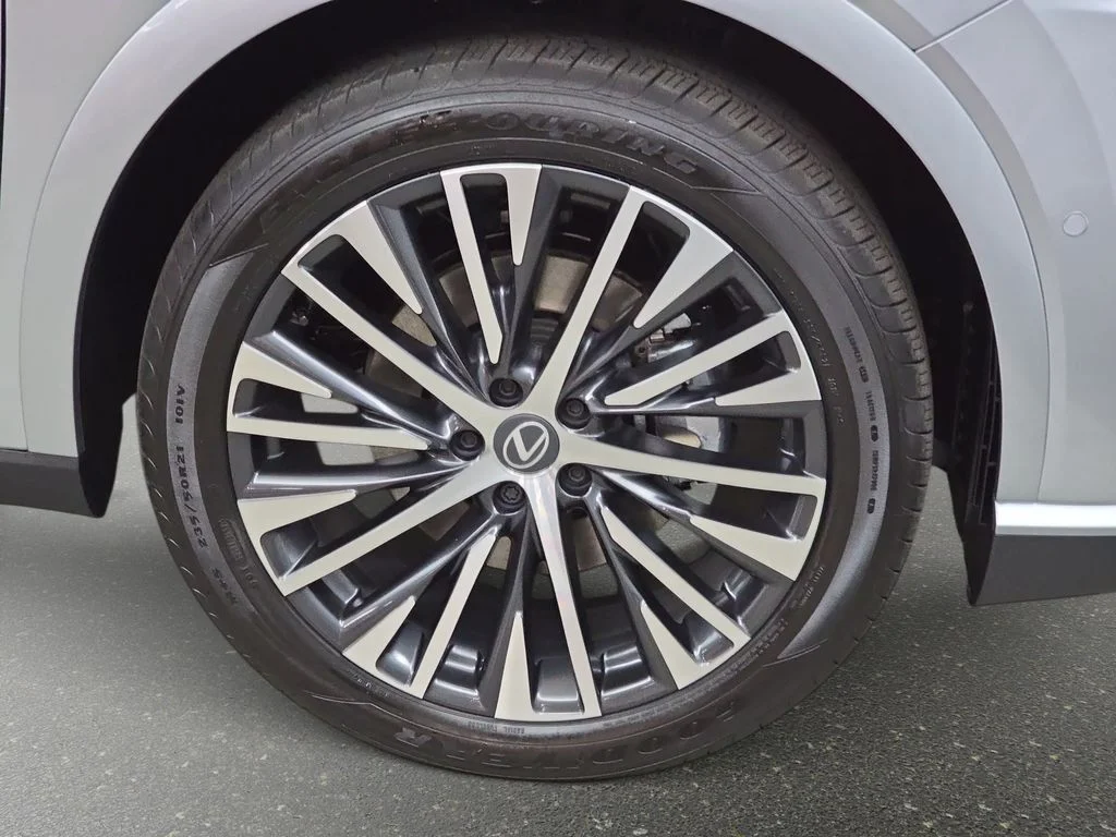 New 2026 Iridium Lexus PREMIUM PLUS image 30