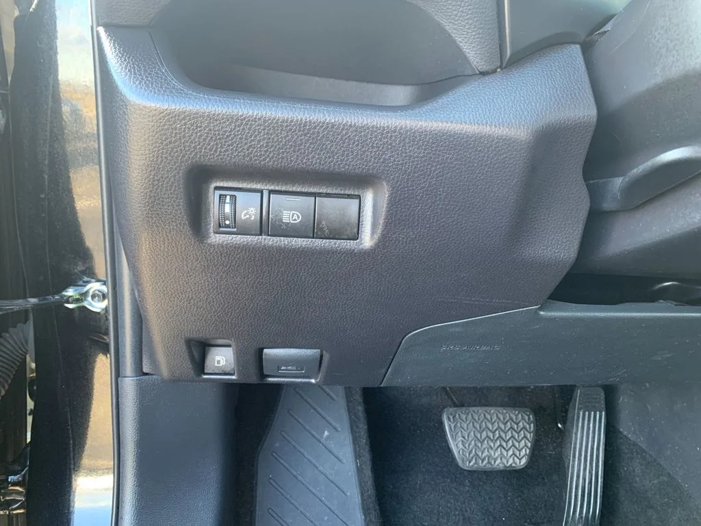 Used 2025 Black Toyota XLE image 30