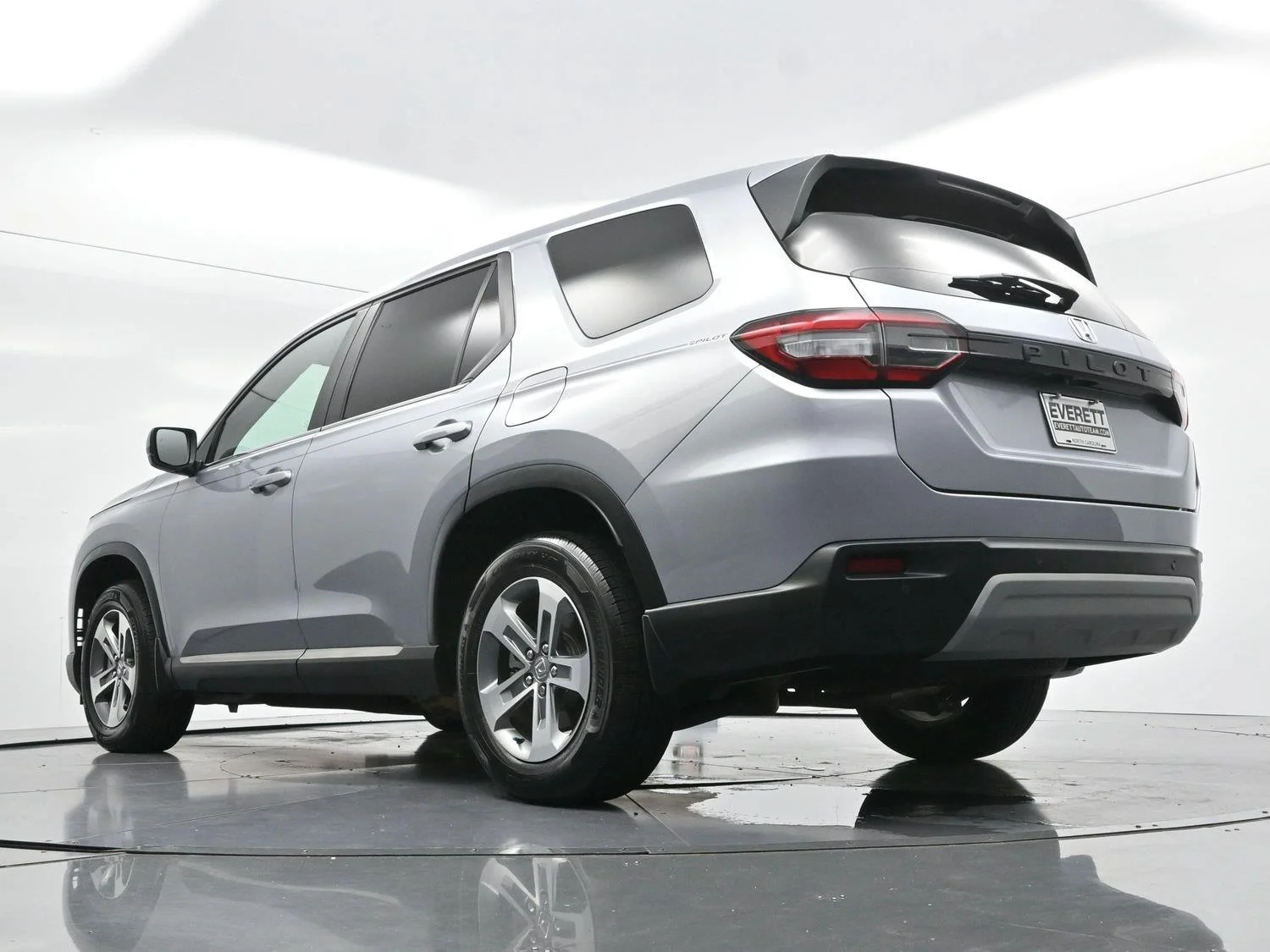 Used 2024 Lunar Silver Metallic Honda EX-L 7 Passenger image 49