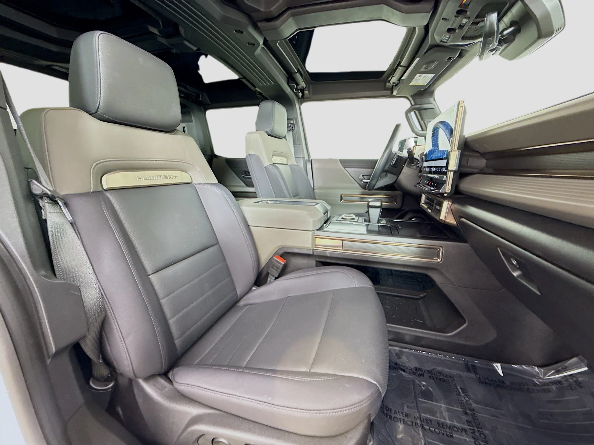 Used 2025 Interstellar White GMC 2X image 32