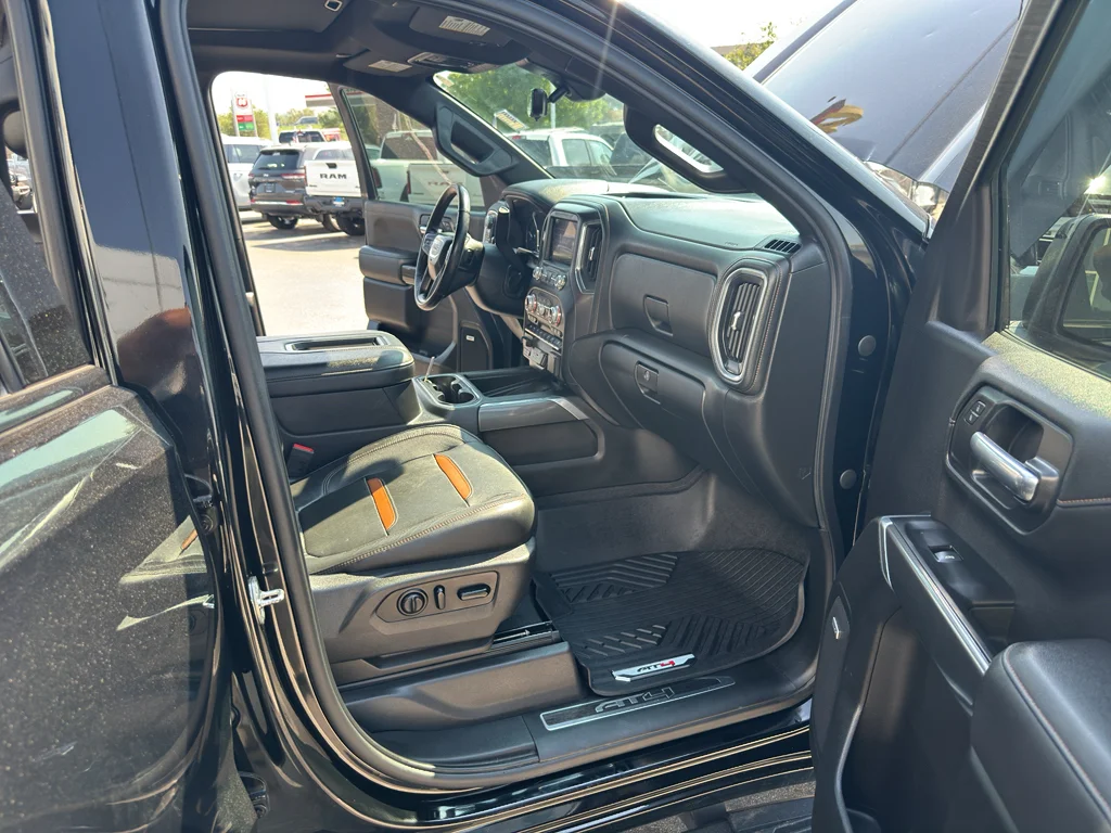 Used 2020 Onyx Black GMC AT4 image 25