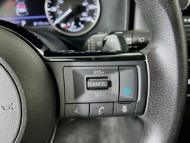 Used 2023 Silver Nissan SV image 30