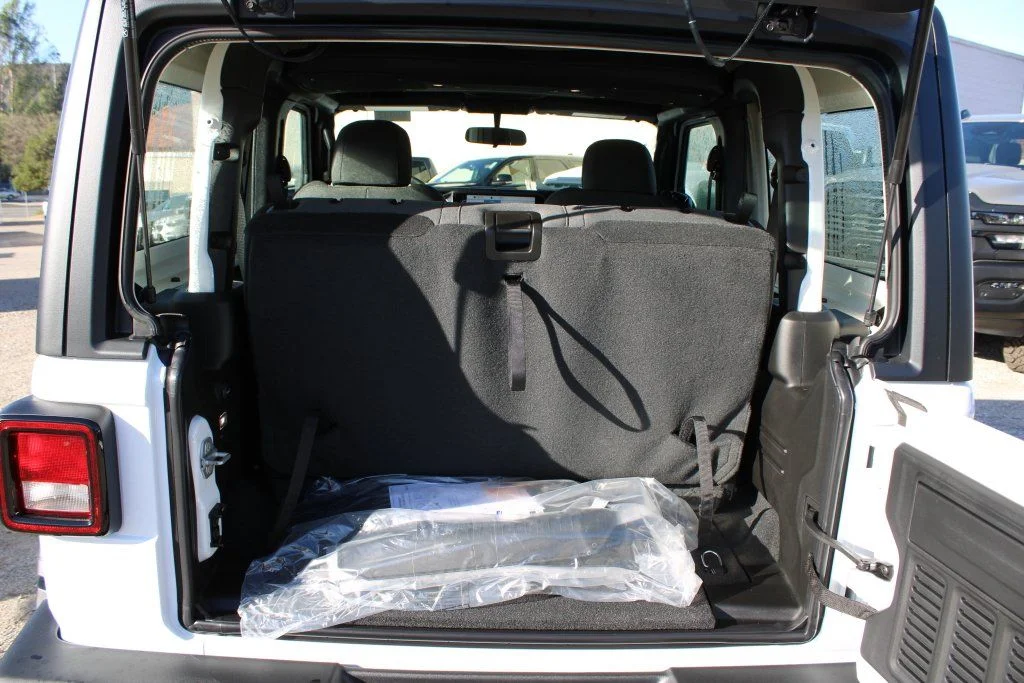 New 2026 Bright White Clear-Coat Exterior Paint Jeep Sport image 28