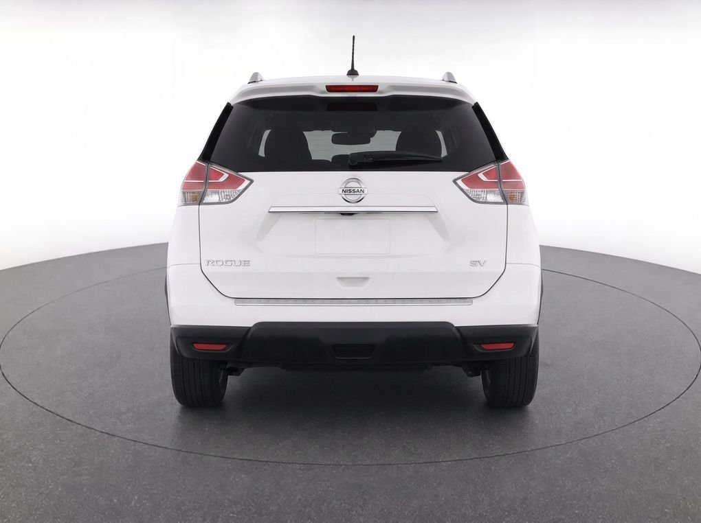 Used 2015 White Nissan SL image 10