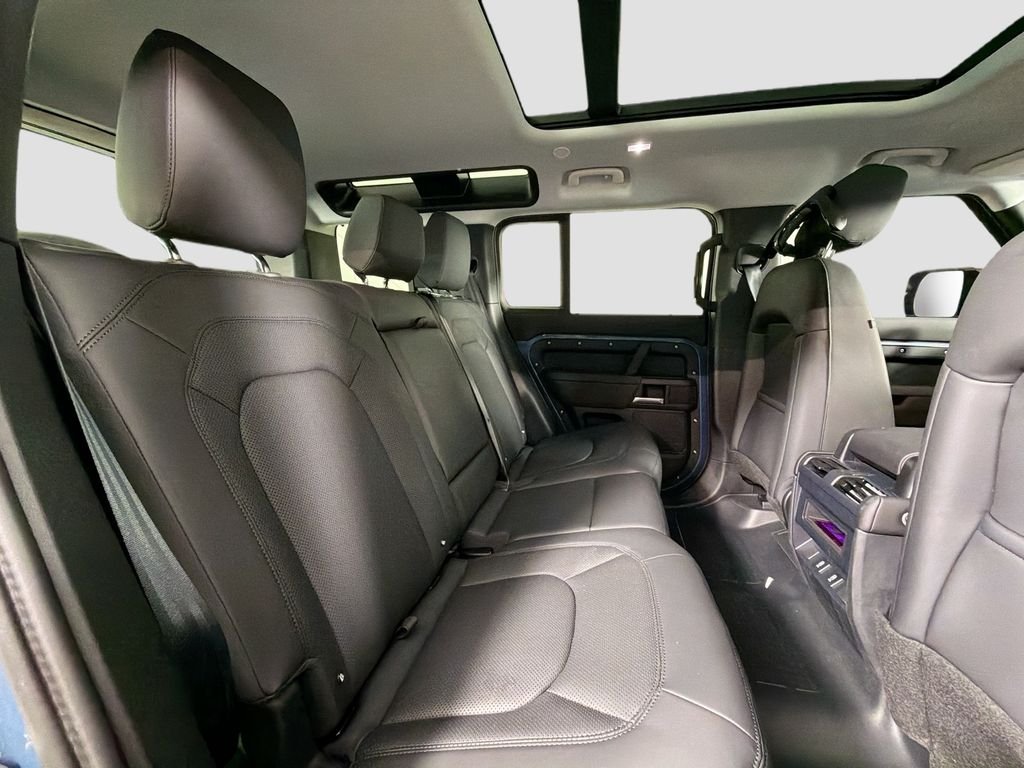 Used 2026 Blue Land Rover S image 29