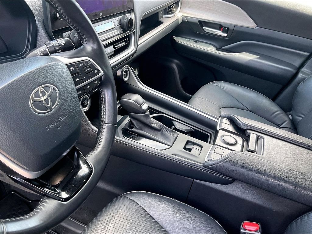 Used 2024 White Toyota Limited image 21
