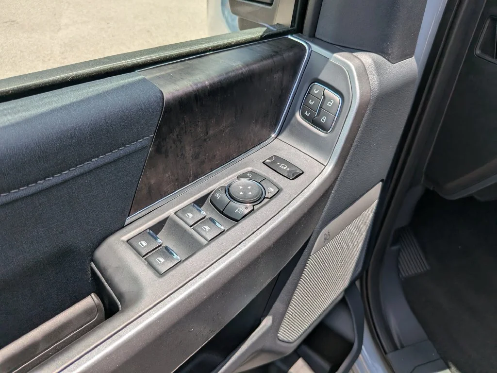 New 2026 Glacier Gray Metallic Tri-Coat Ford F-250® Lariat® image 19