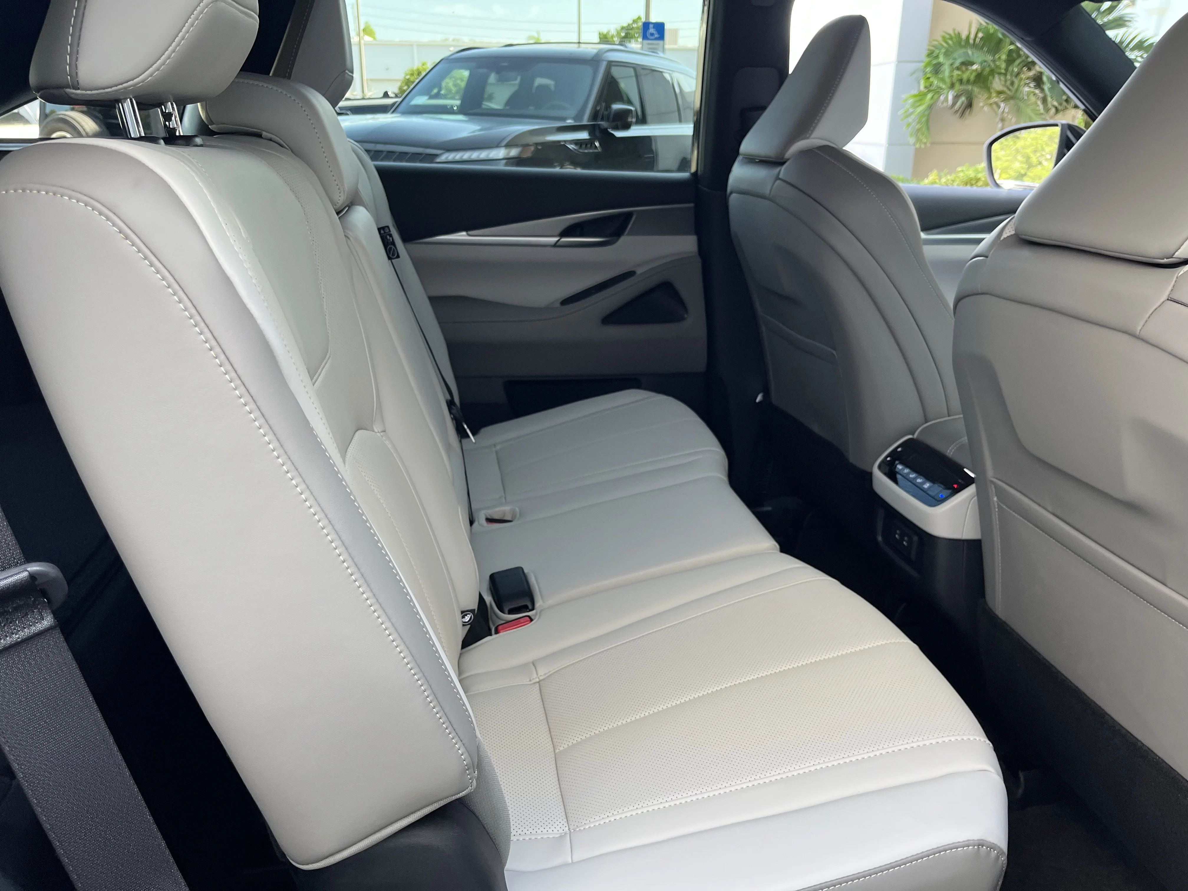 New 2027 Black Obsidian INFINITI LUXE image 14