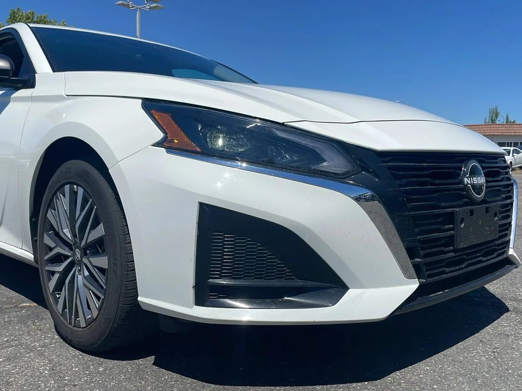 2025 Nissan Altima SV - Photo 25