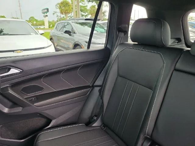 2024 Volkswagen Tiguan SE R-LINE BLACK - Photo 16