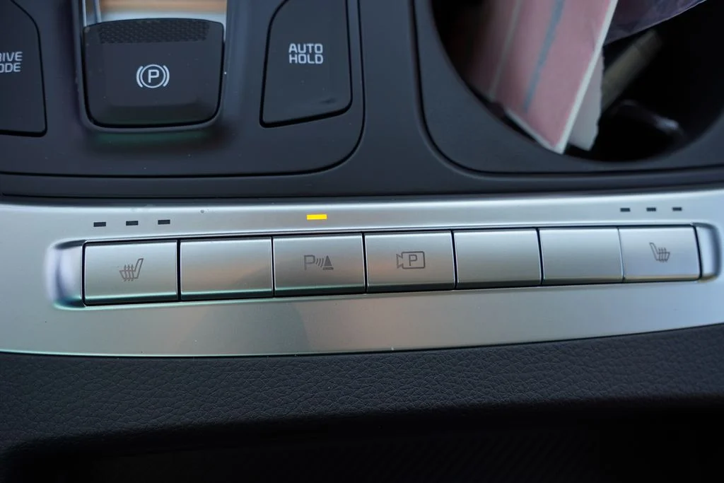 New 2026 Snow White Pearl Kia LXS image 15