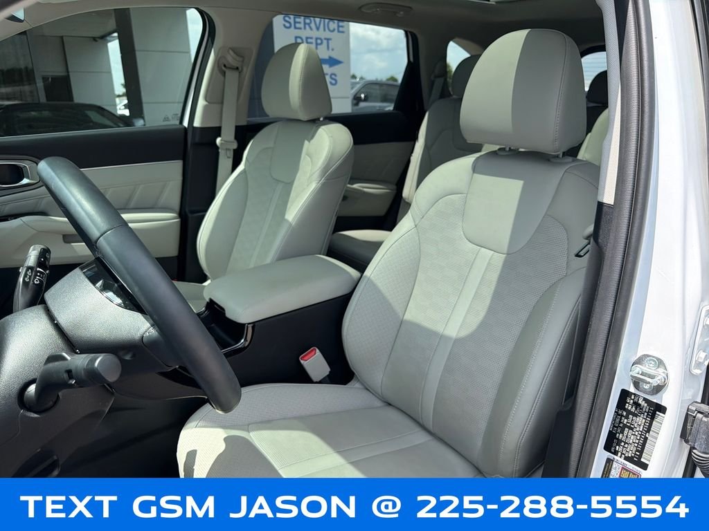 Used 2025 White Kia SX image 44