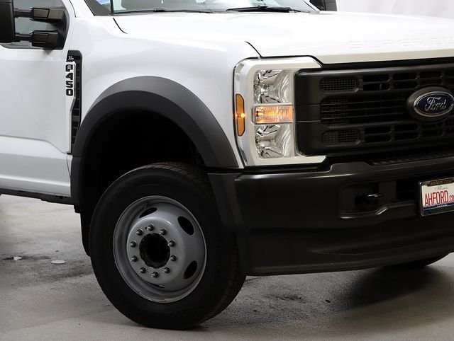 New 2026 Oxford White Ford F-450® XL image 3