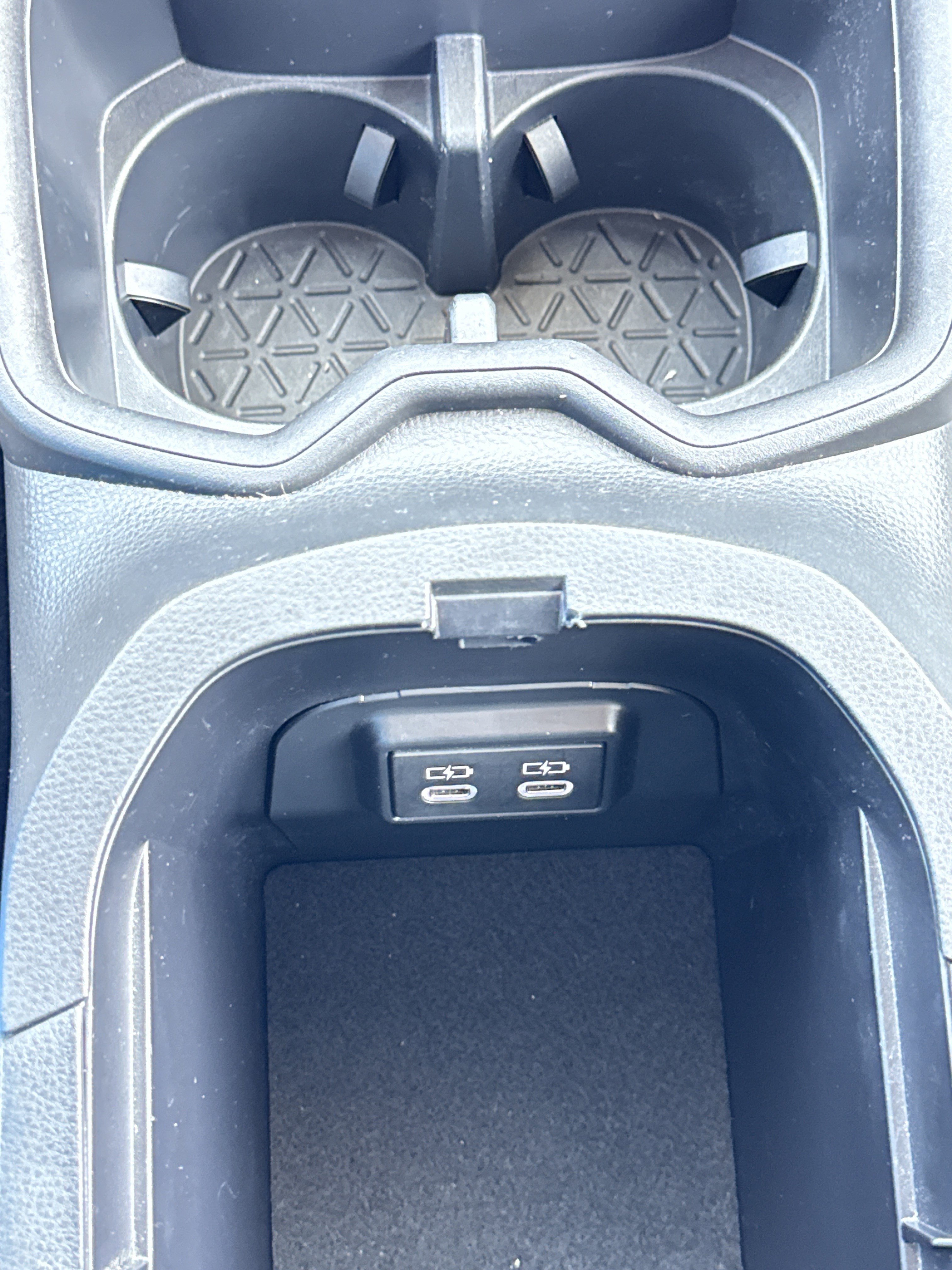2023 Toyota RAV4 XLE - Photo 29