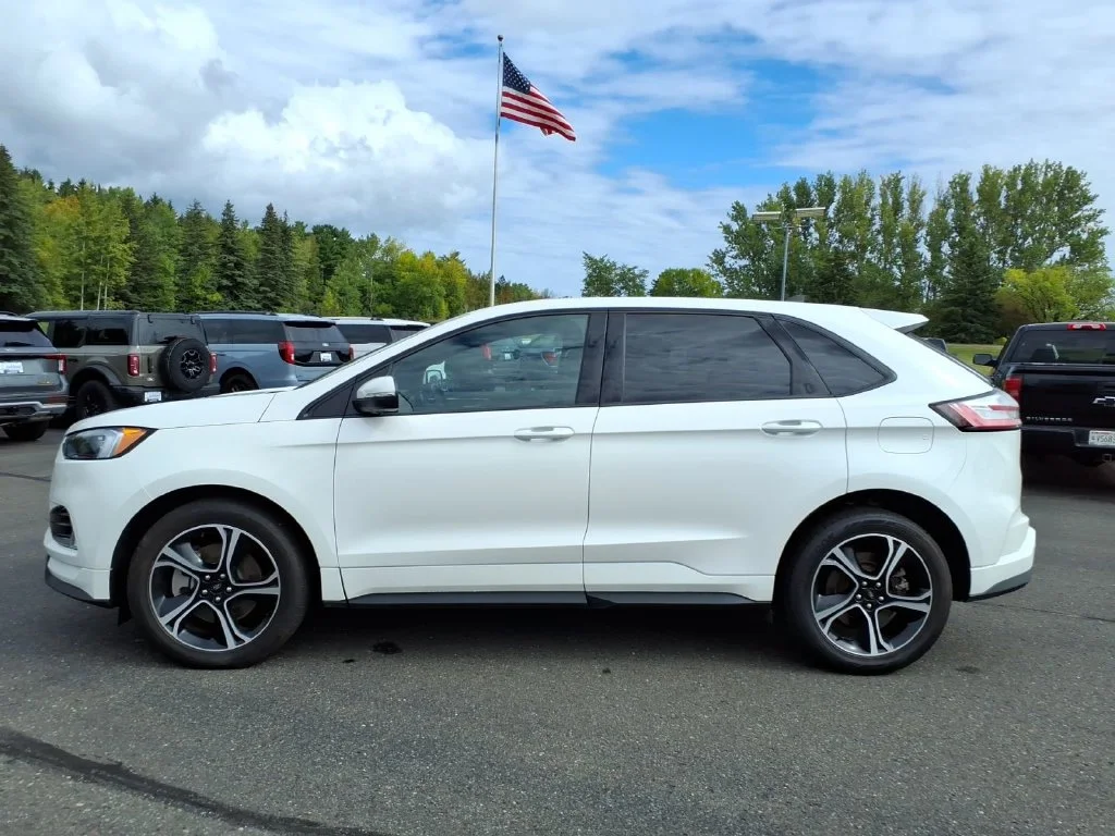 Used 2023 White Ford ST image 4