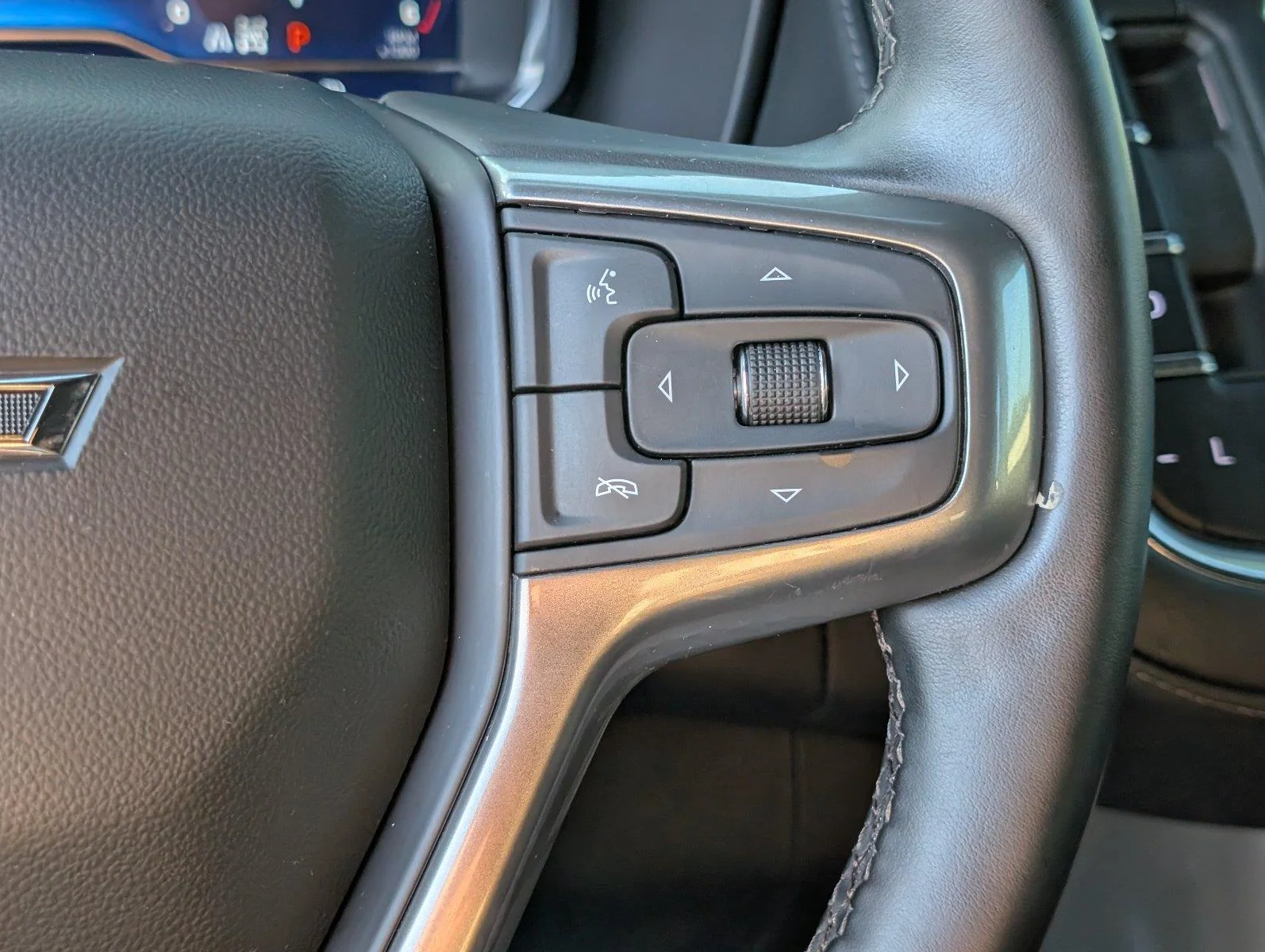 Used 2024 Dark Ash Metallic Chevrolet Z71 image 27