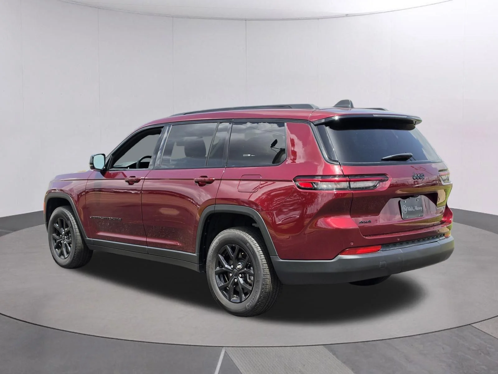 Used 2025 Velvet Red Pearlcoat Jeep Altitude X image 7