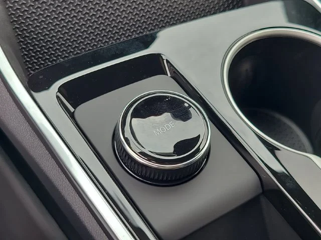 New 2027 Summit White Chevrolet LT image 32