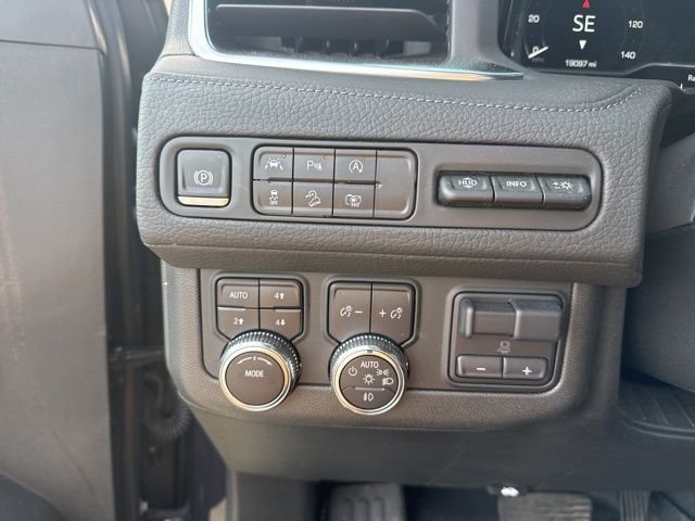 Used 2024 Silver GMC Denali image 21