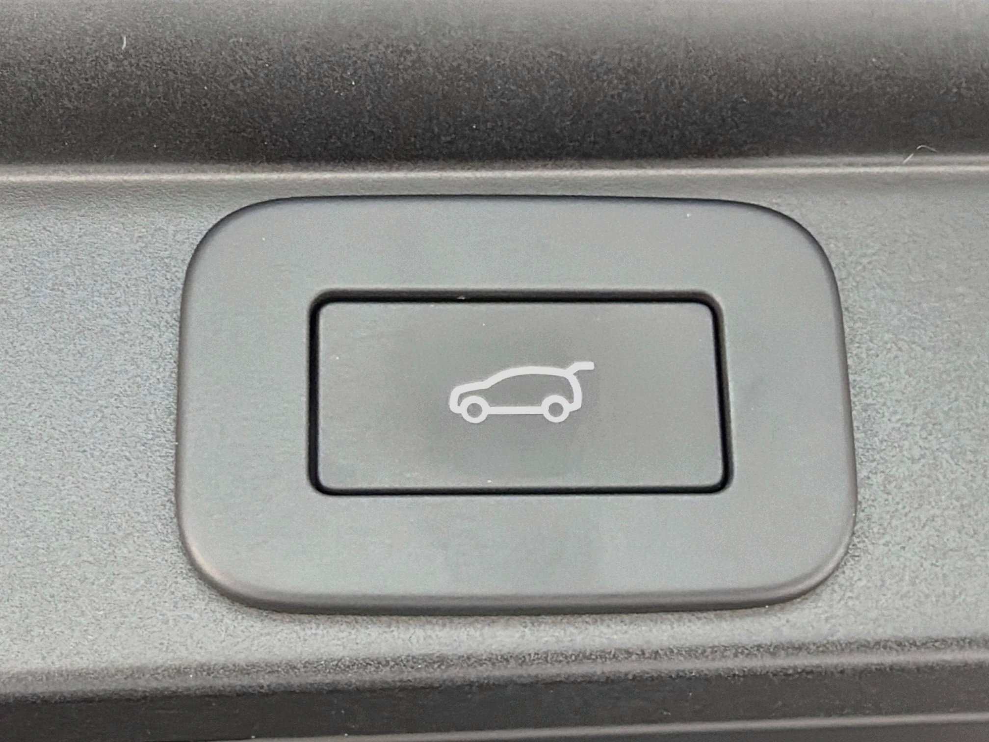 New 2026 Carpathian Grey Land Rover SE image 14