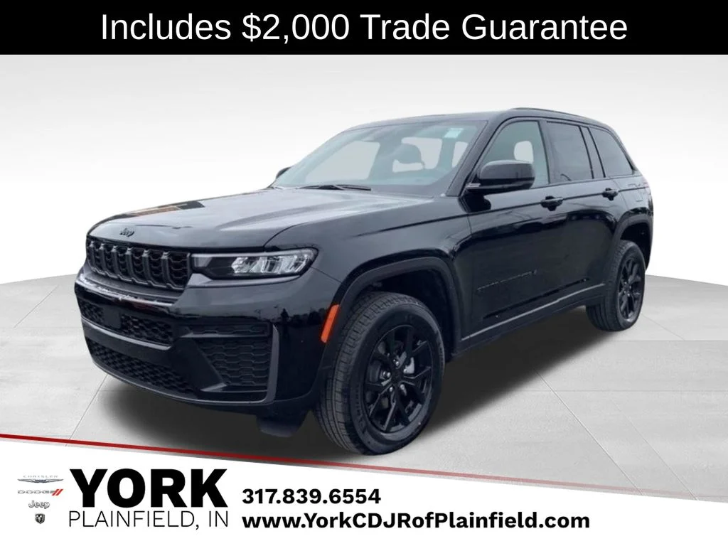New 2026 Diamond Black Crystal Pearl-Coat Exterior Paint Jeep Altitude image 1