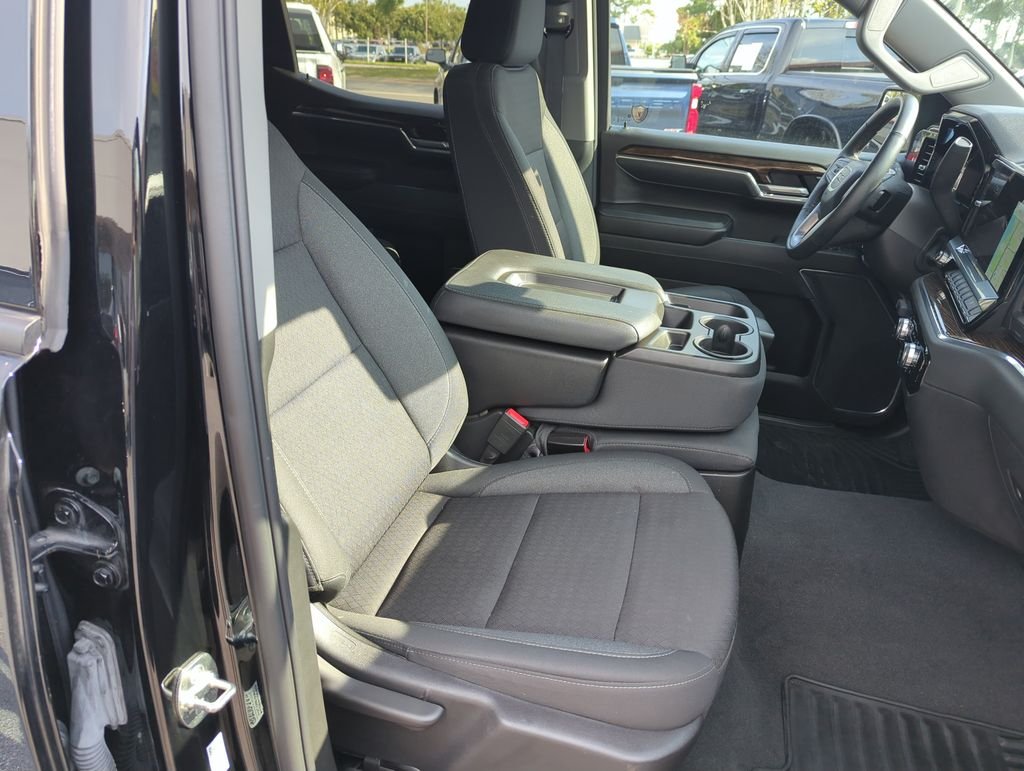Used 2025 Black GMC Elevation image 33