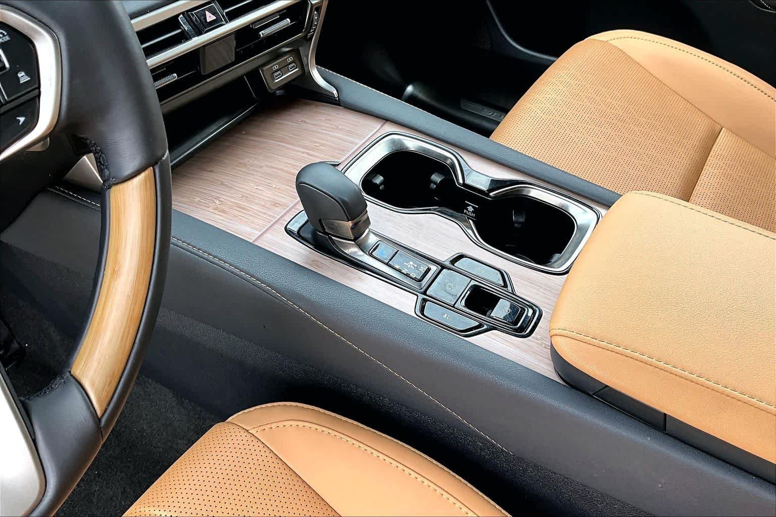 Used 2025 Nightfall Mica Lexus Premium Plus image 17