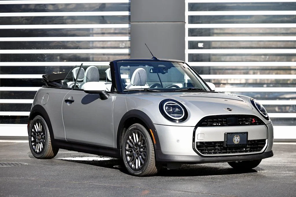 2026 MINI Convertible Cooper S Signature's photo