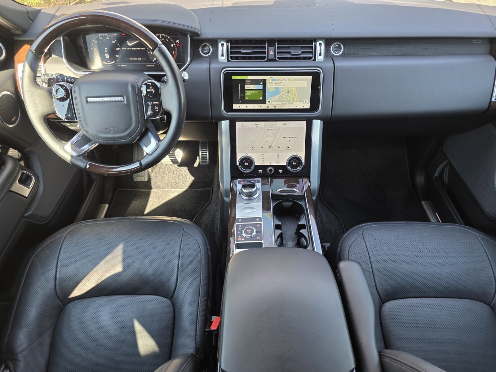 Used 2022 Santorini Black Metallic Land Rover P400 Westminster image 4
