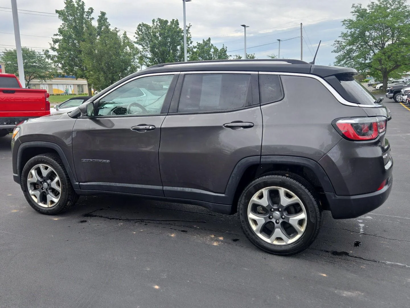 Used 2019 Granite Crystal Metallic Clearcoat Jeep Limited image 3