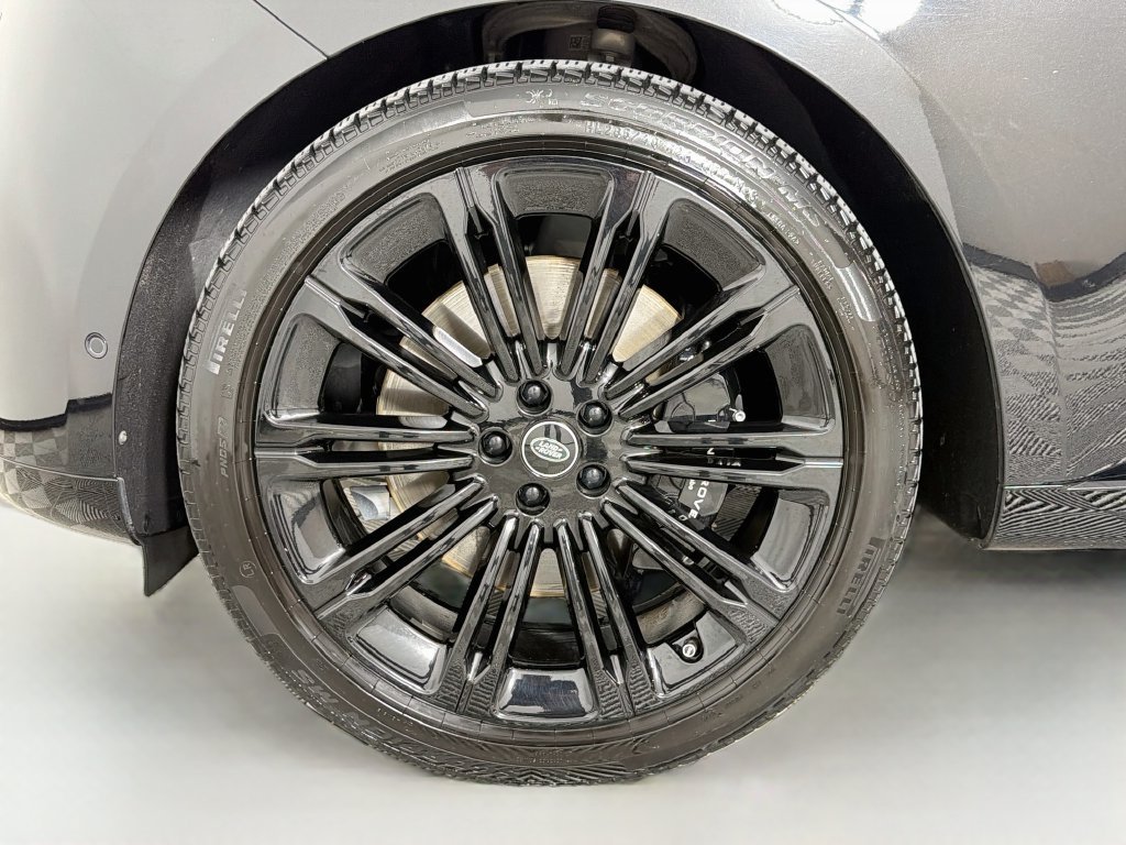 Used 2025 Black Land Rover Autobiography image 34