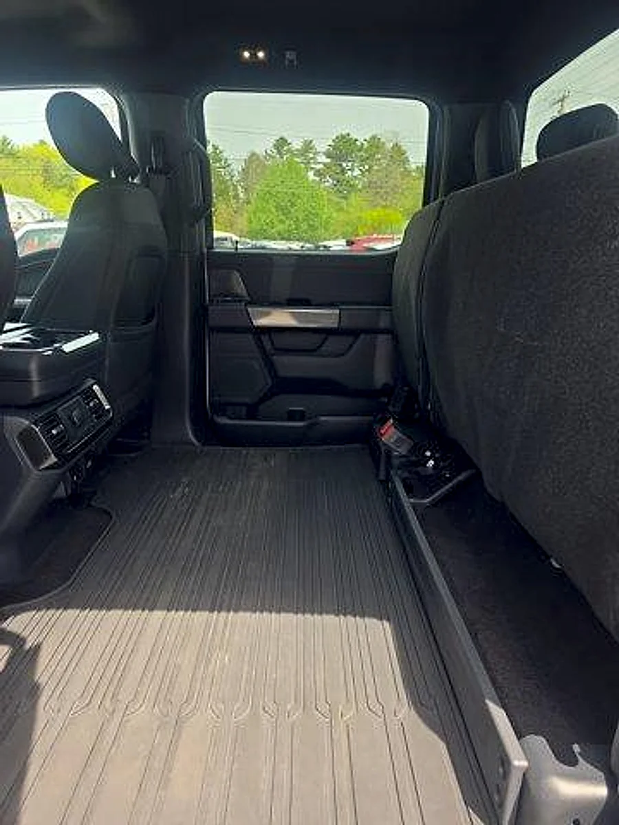 Used 2021 Oxford White Ford XLT image 13