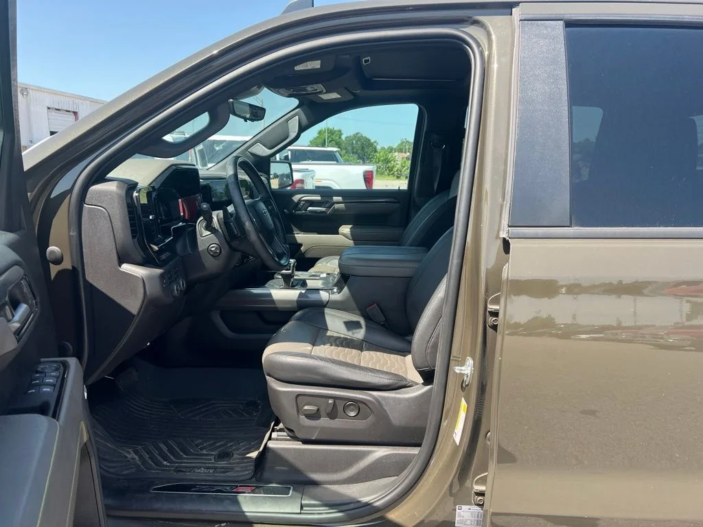 Used 2023 Brown Chevrolet ZR2 image 9