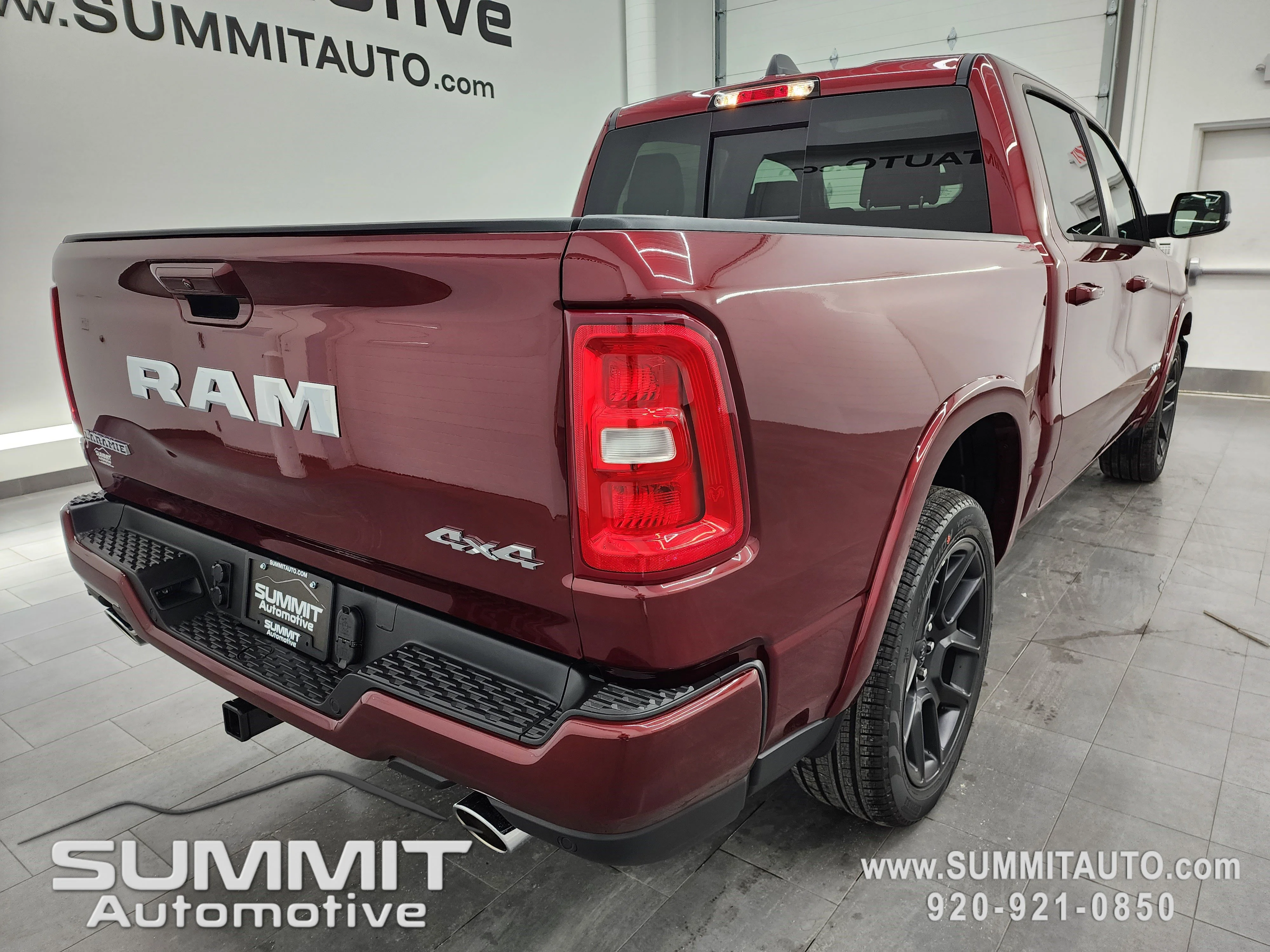 New 2026 Delmonico Red Pearl-Coat Exterior Paint RAM Laramie image 4