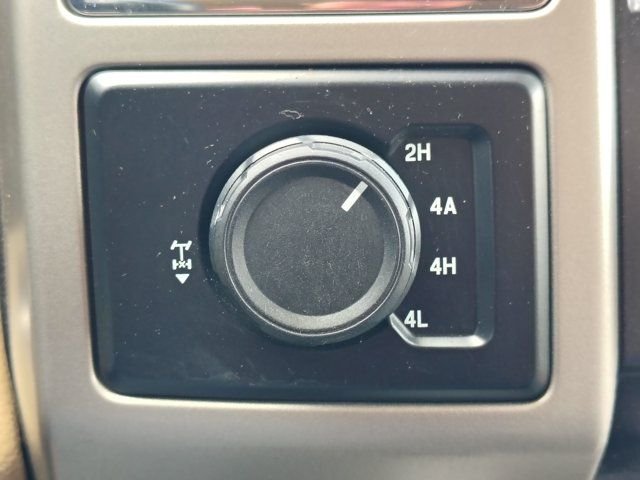 Used 2015 White Ford Lariat image 23