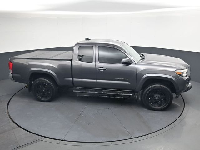 Used 2016 Gray Toyota SR5 image 21