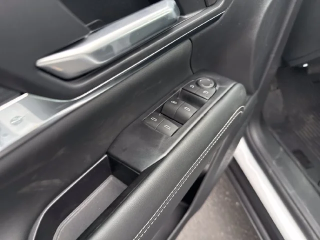 New 2027 Summit White GMC Elevation image 13