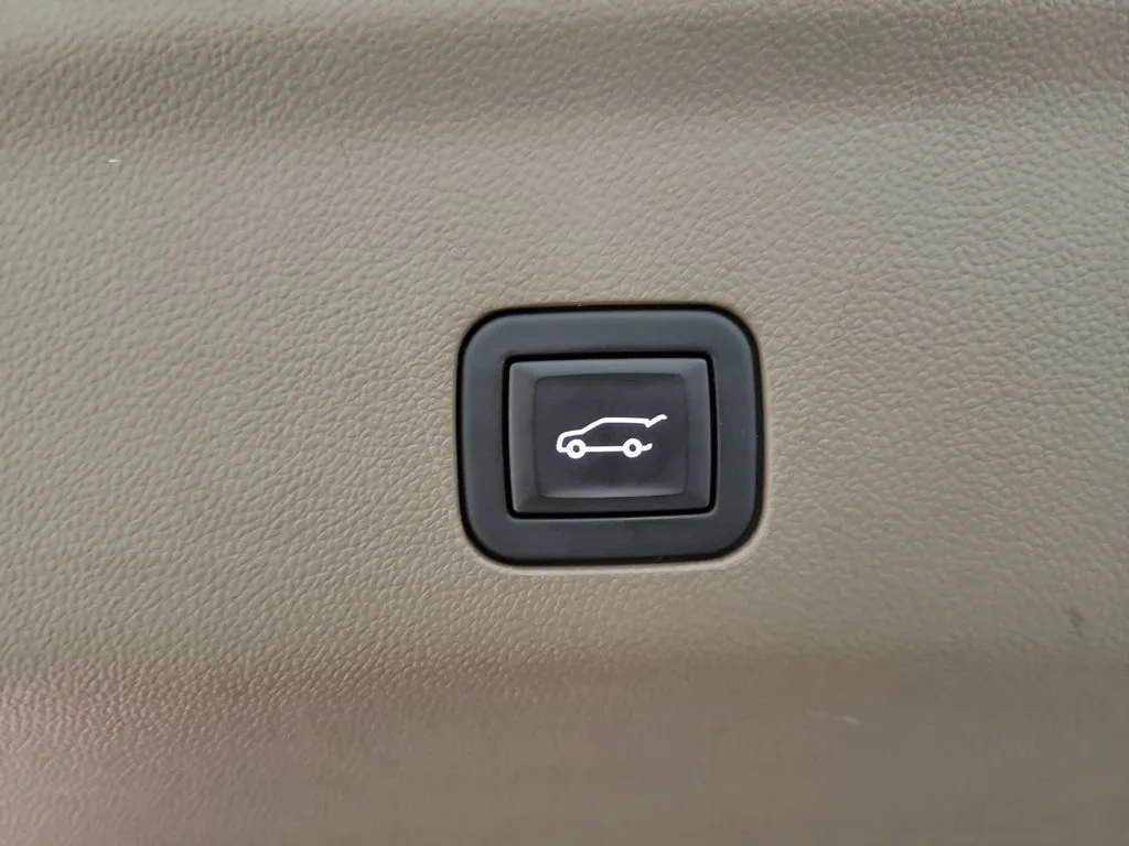 2024 GMC Yukon Denali - Photo 26