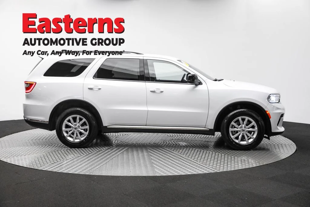 Used 2024 White Dodge SXT image 4