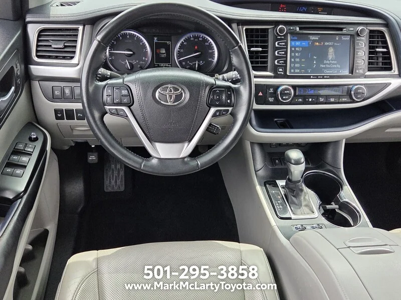 Used 2017 Blizzard Pearl TOYOTA LIMITED V6 FWD image 11