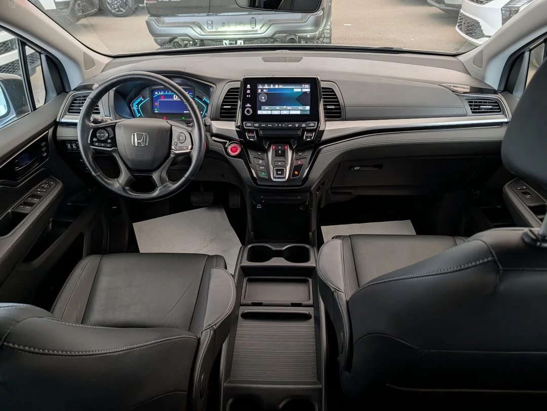 Certified Used 2022 Grey Honda EX-L NAV - - FWD - Power Sliding Doors & Liftgate - Sunroof - Leather - Heated Seats & More! image 26